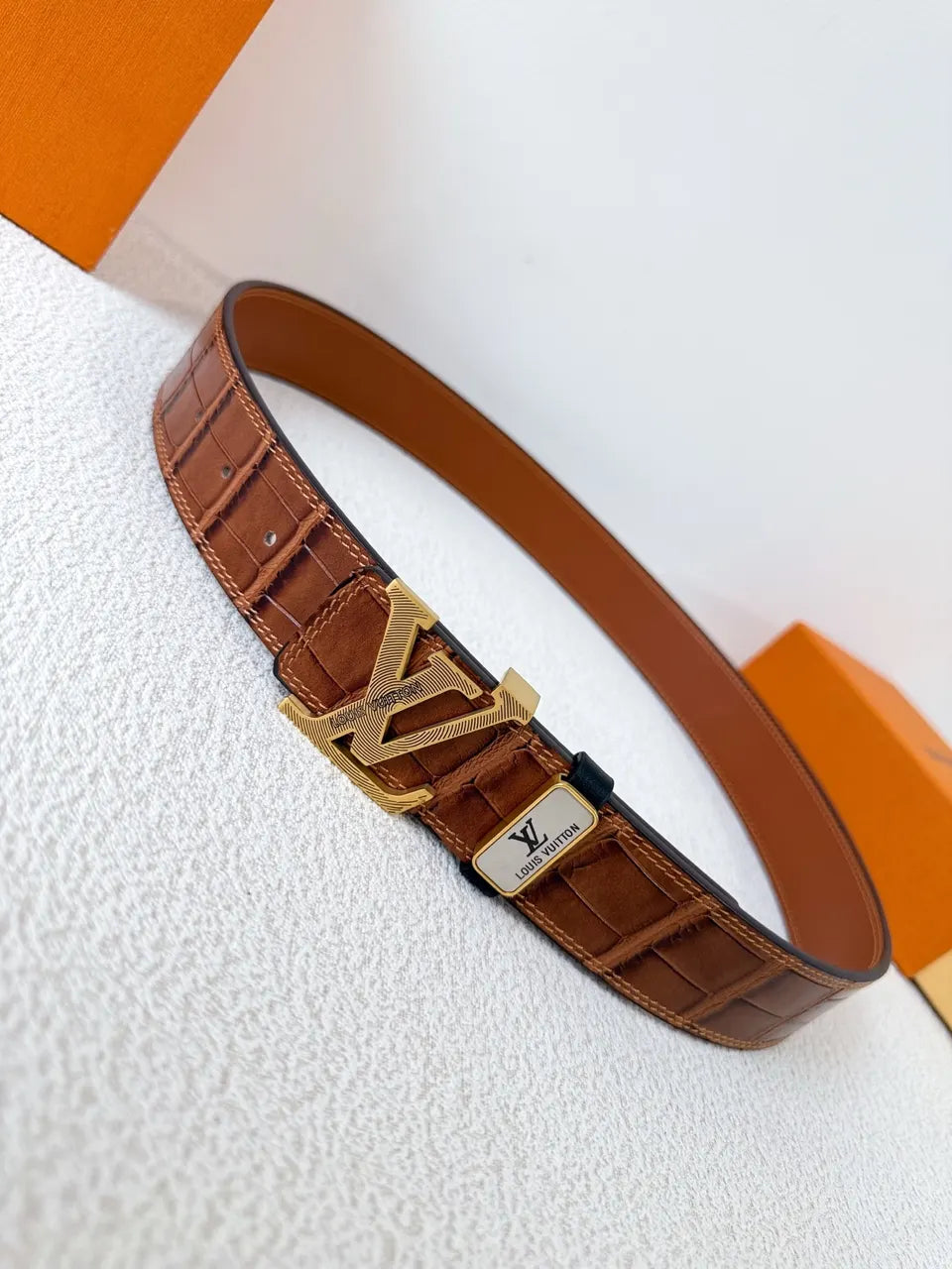 LV Alligator Leather Belt - Hình 4