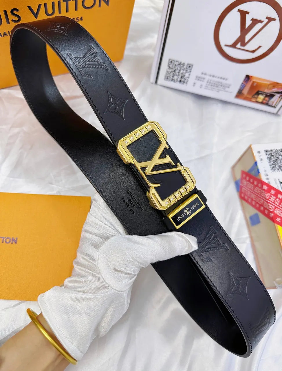Louis Vuitton Gold LV Buckle Belt - Hình 8