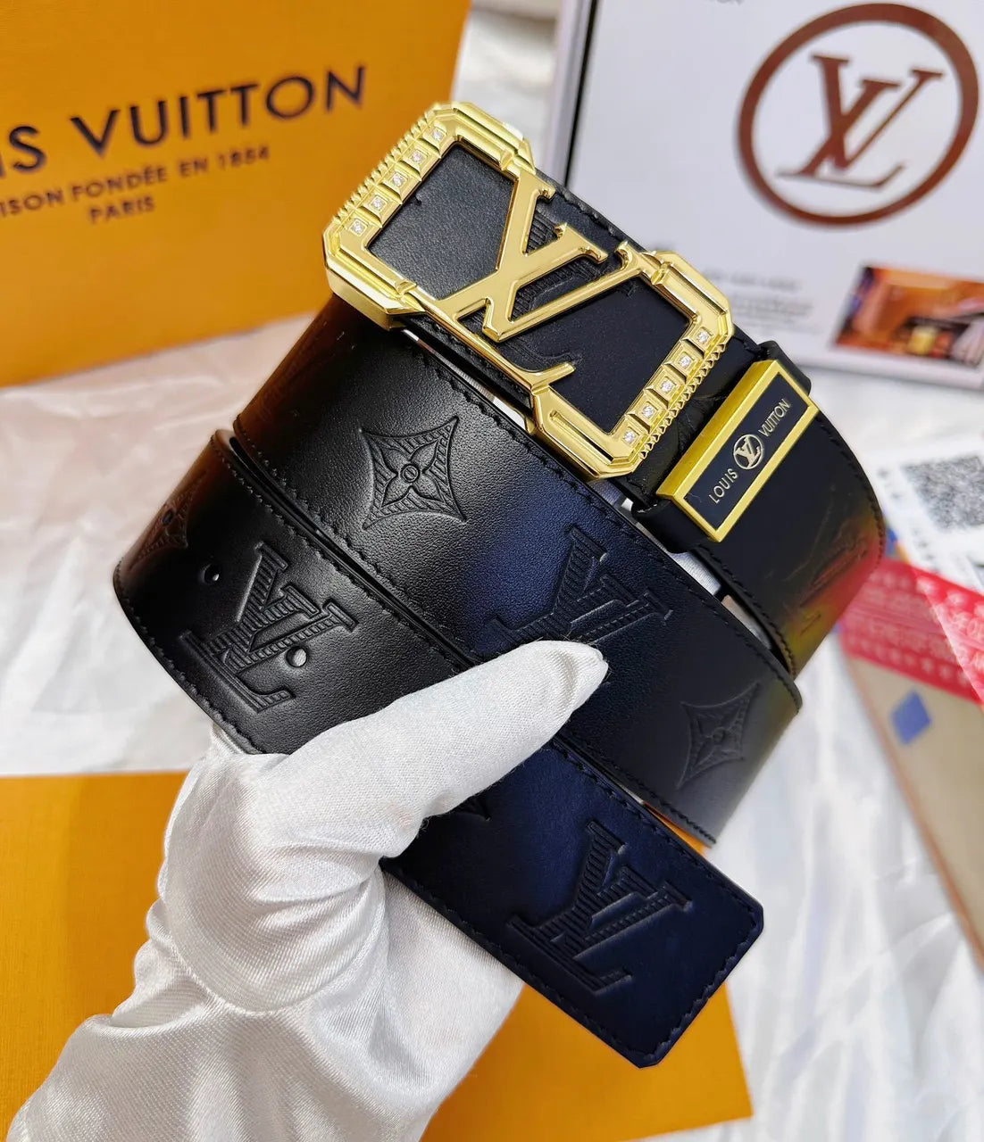 black gold Louis Vuitton Embossed Leather Belt - Hình 2