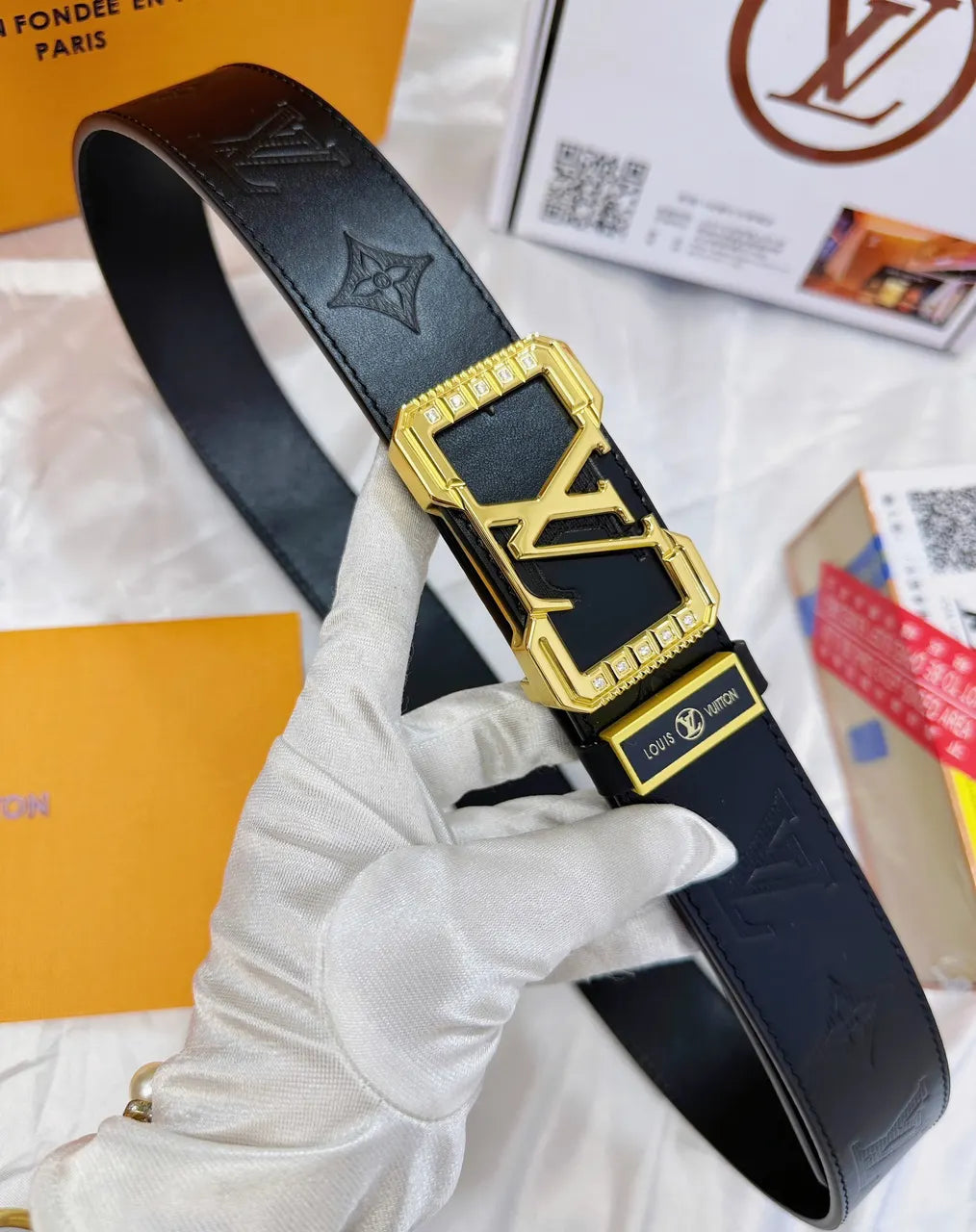 black gold Louis Vuitton Embossed Leather Belt - Hình 3