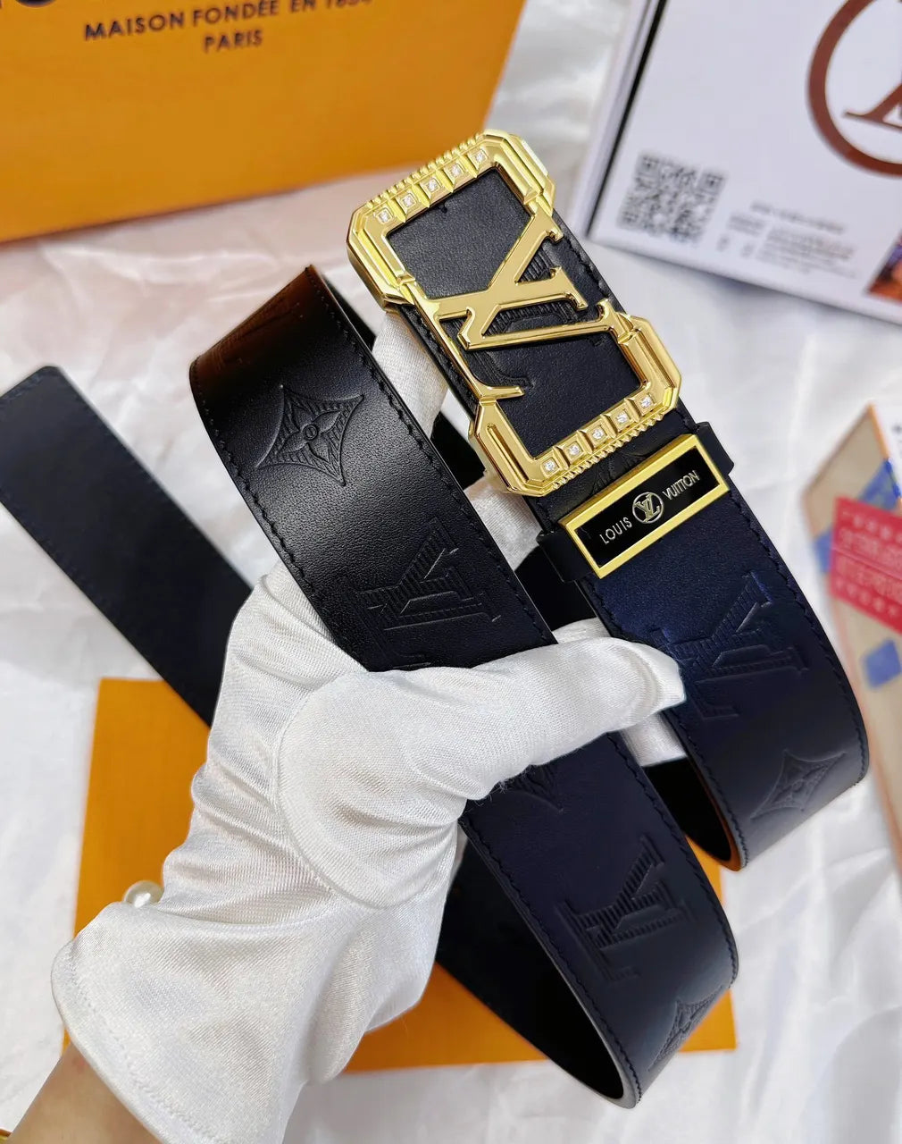 black gold Louis Vuitton Embossed Leather Belt - Hình 5