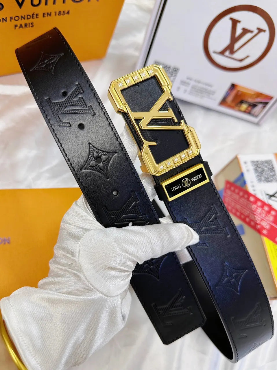 black gold Louis Vuitton Embossed Leather Belt - Hình 6