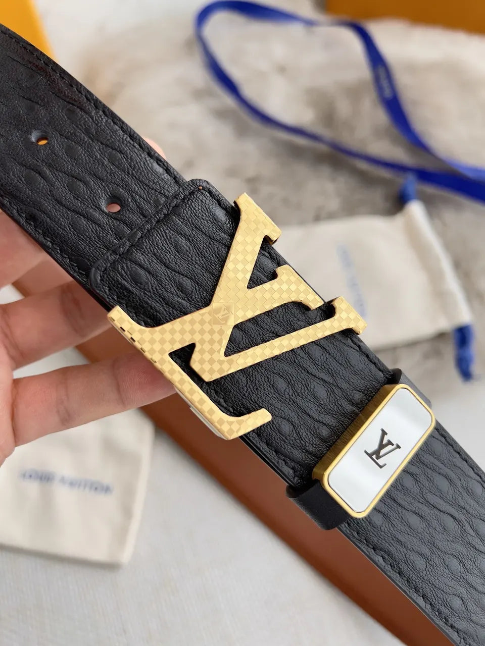 Louis Vuitton Textured Leather Belt - Hình 3