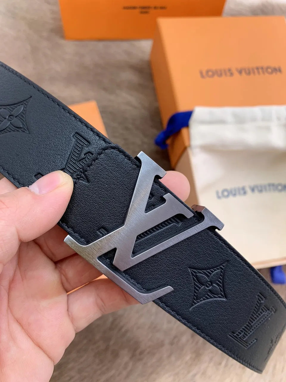 Louis Vuitton Embossed Belt black leather - Hình 4
