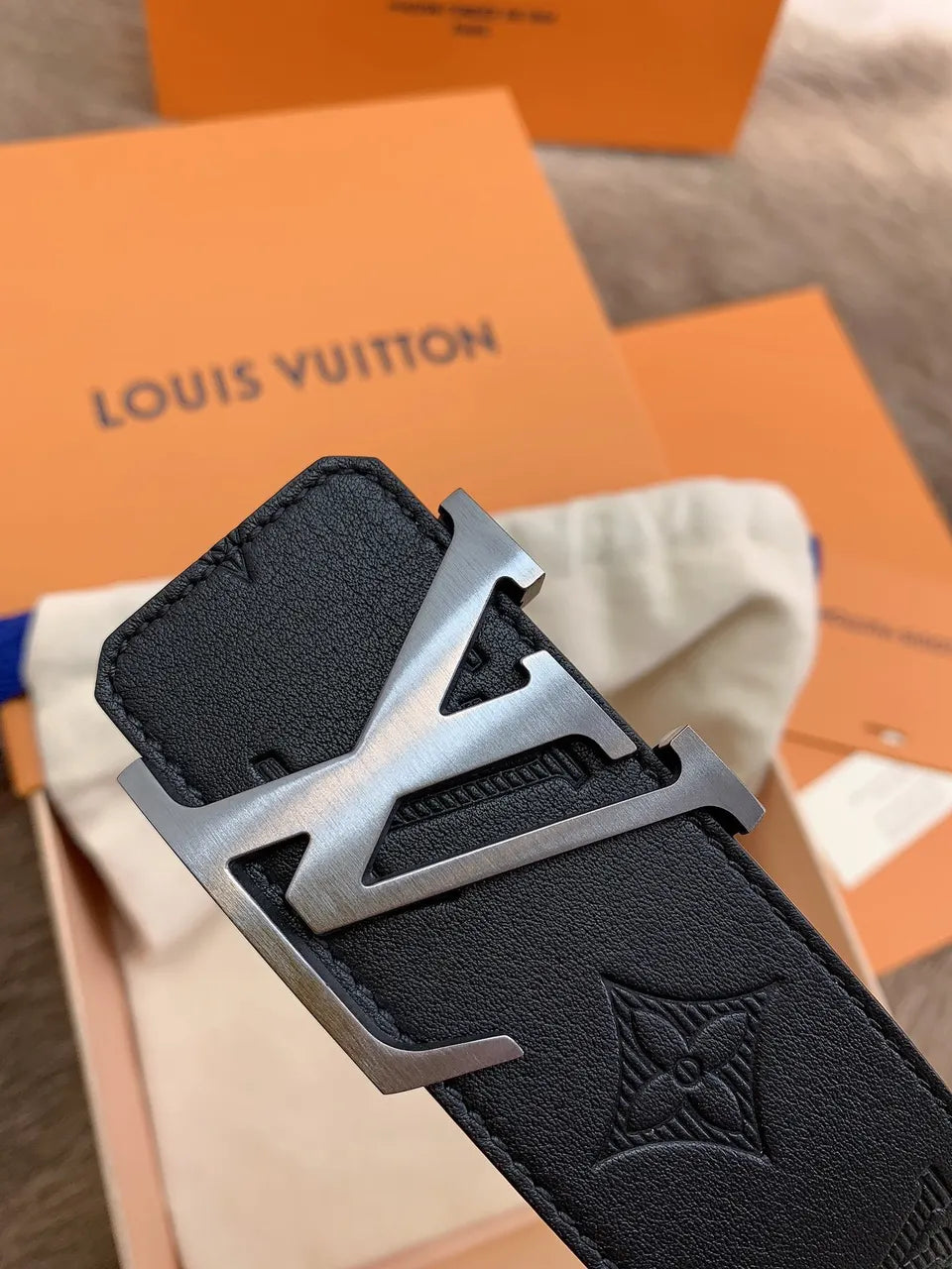 Louis Vuitton Embossed Belt black leather - Hình 6