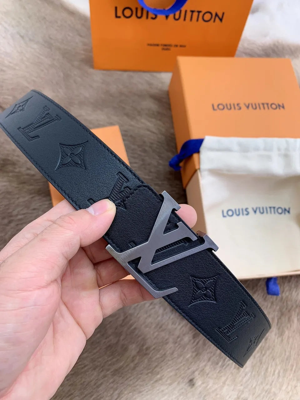 Louis Vuitton Embossed Belt black leather - Hình 7