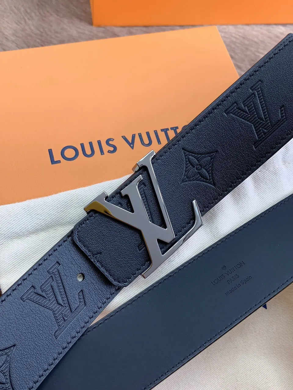 Louis Vuitton Embossed Black Belt monogram - Hình 2