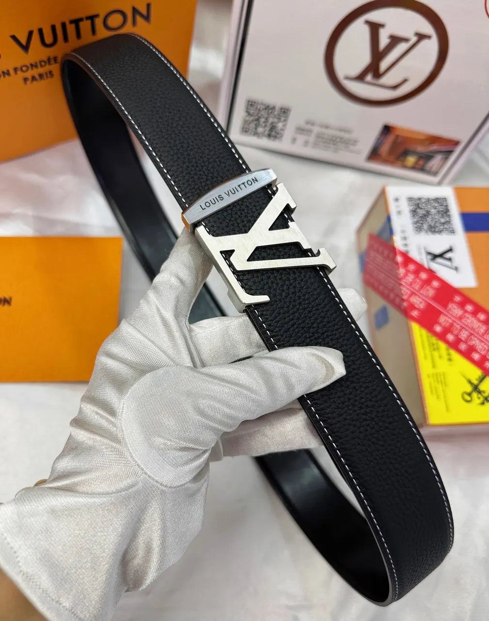 black Louis Vuitton LV Initiales Belt - Hình 5