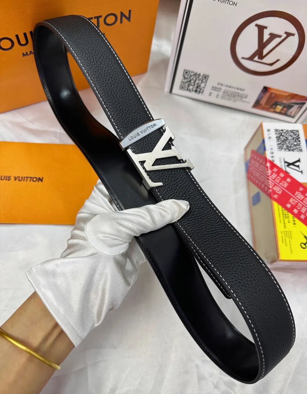 silver gold Louis Vuitton Black Leather Belt - Hình 8