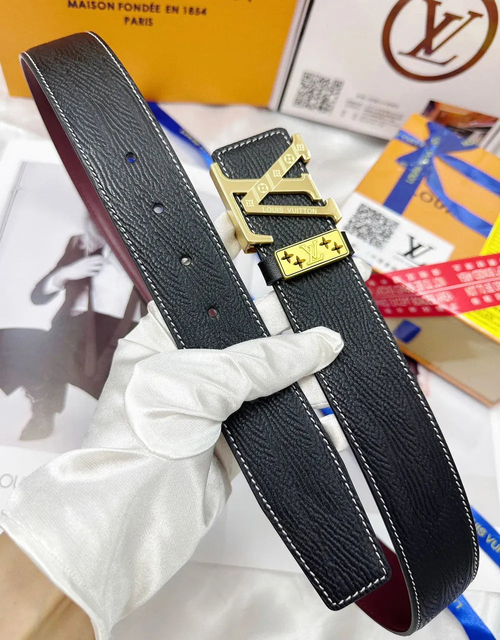black Louis Vuitton Gold LV Belt - Hình 4