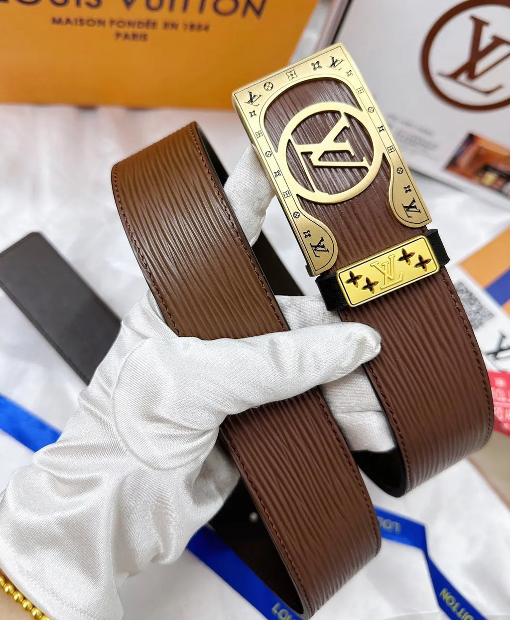 Louis Vuitton Brown Leather Gold LV Buckle Belt - Hình 2