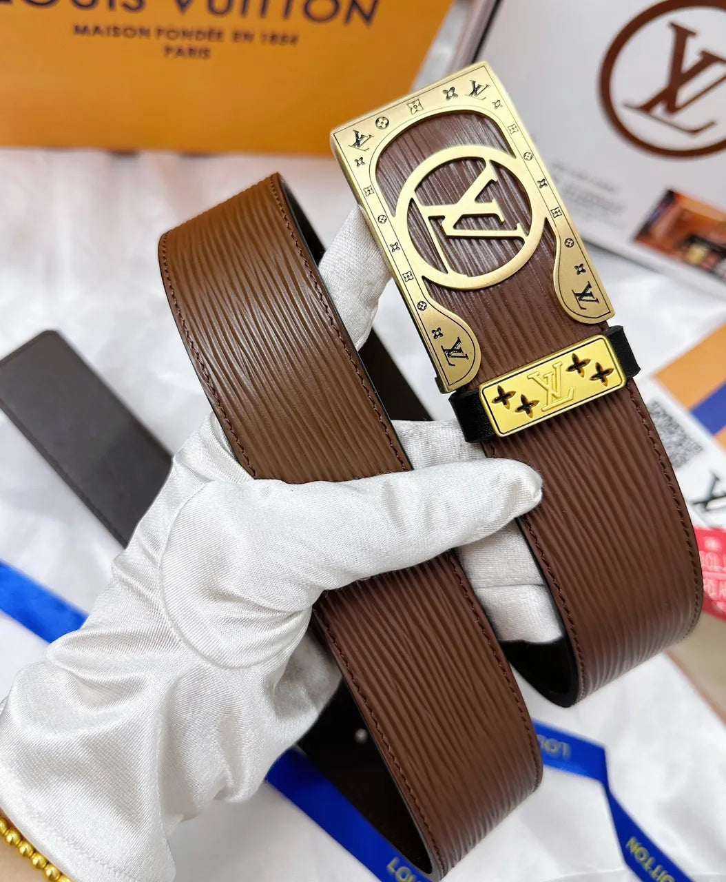 Louis Vuitton Brown Leather Gold LV Buckle Belt - Hình 2