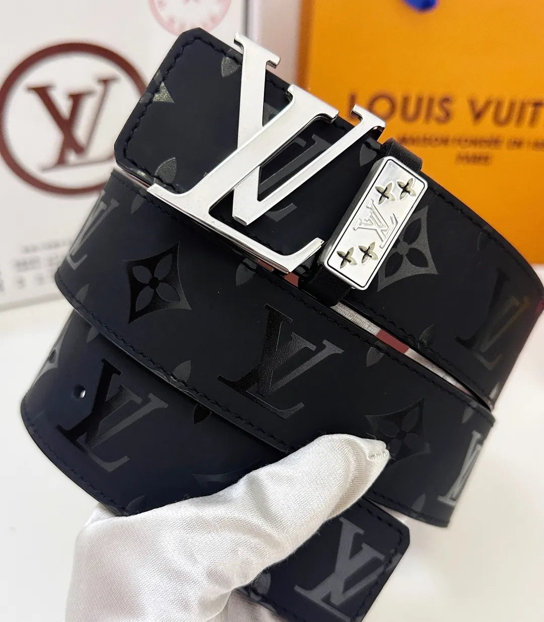 monogram Louis Vuitton Shadow Belt - Hình 2