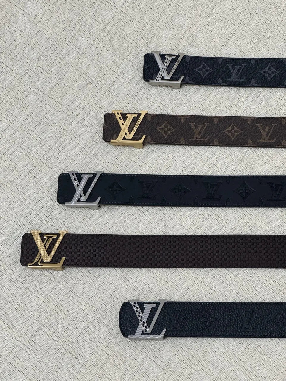 LV Black Leather Logo Belt - Hình 9