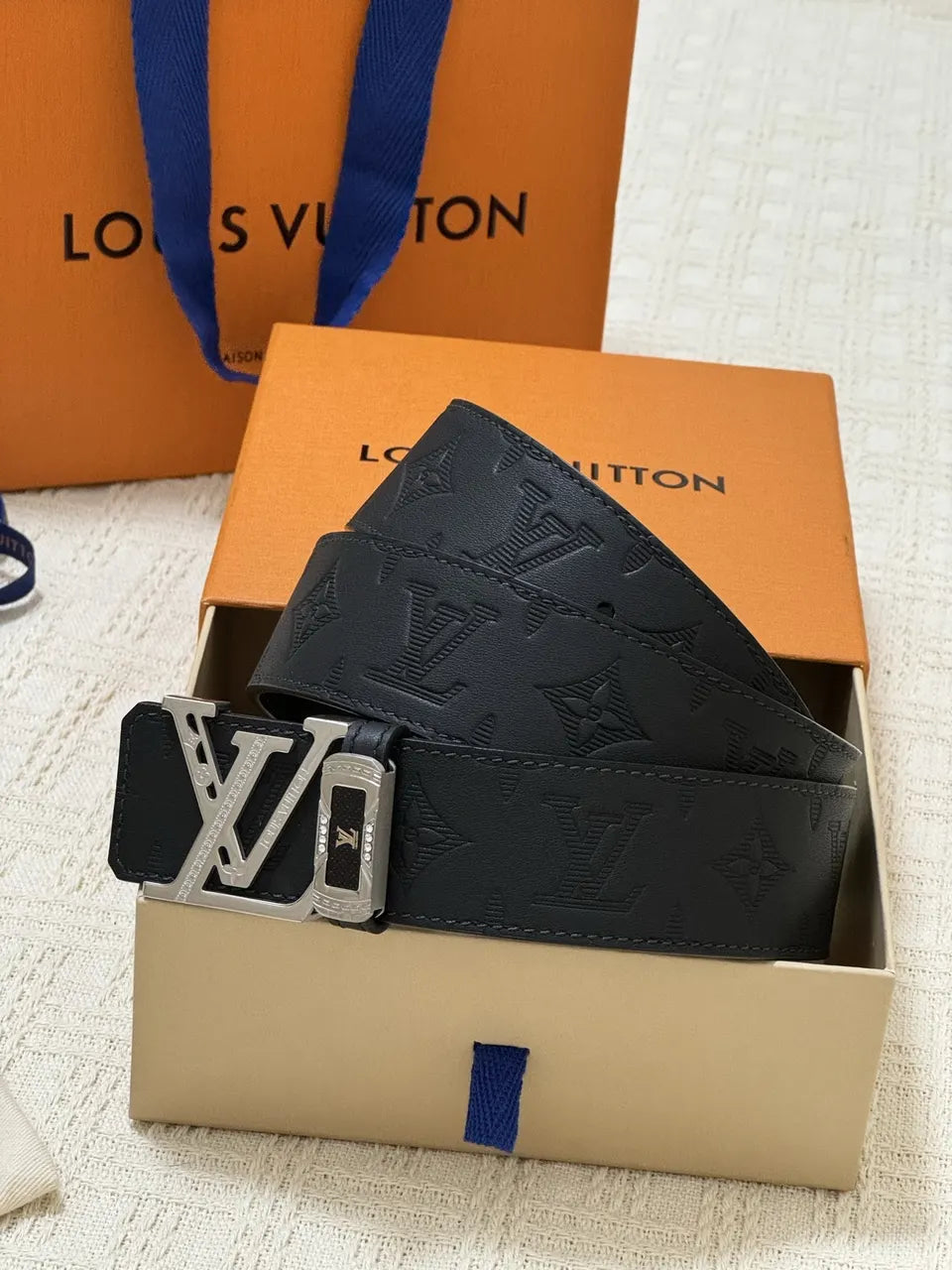 Louis Vuitton Embossed Silver Belt - Hình 2