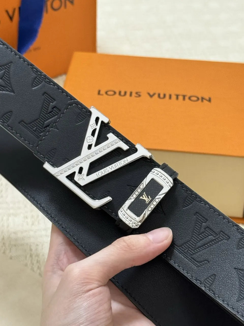 Louis Vuitton Embossed Silver Belt - Hình 6