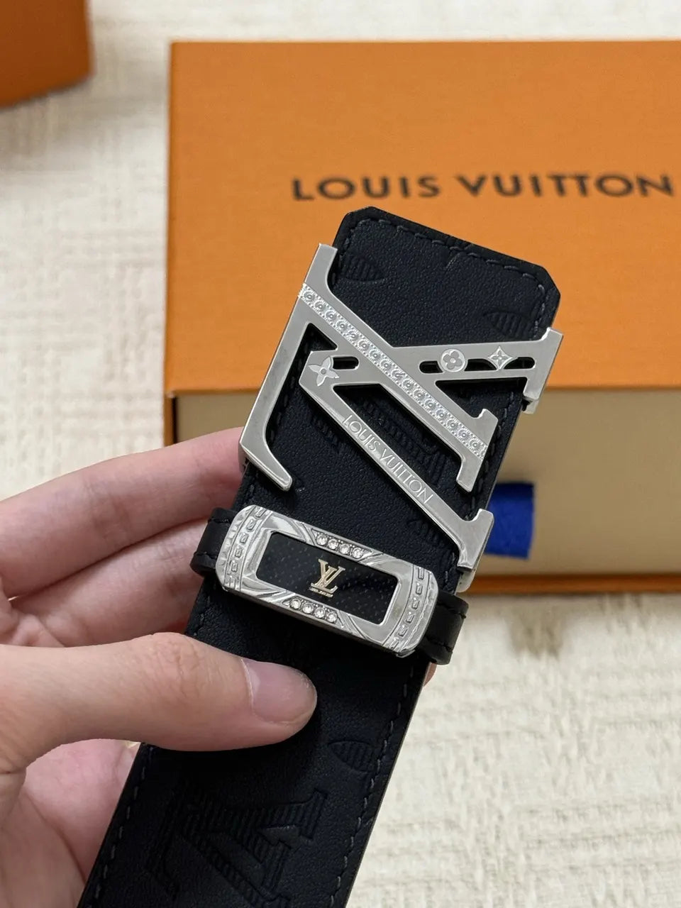 Louis Vuitton Embossed Silver Belt - Hình 8