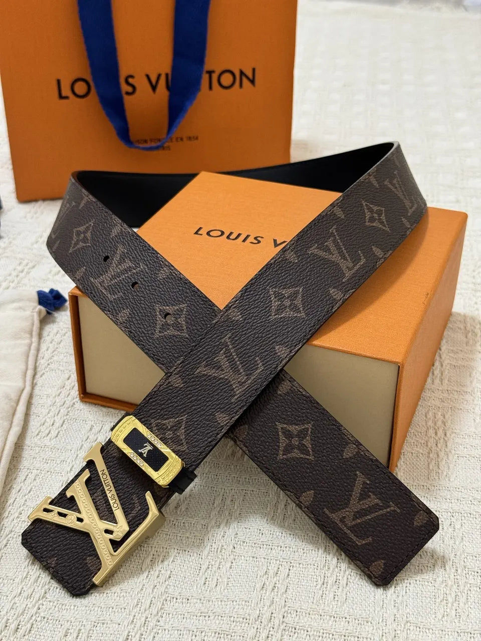 Louis Vuitton Gold LV Belt - Hình 2