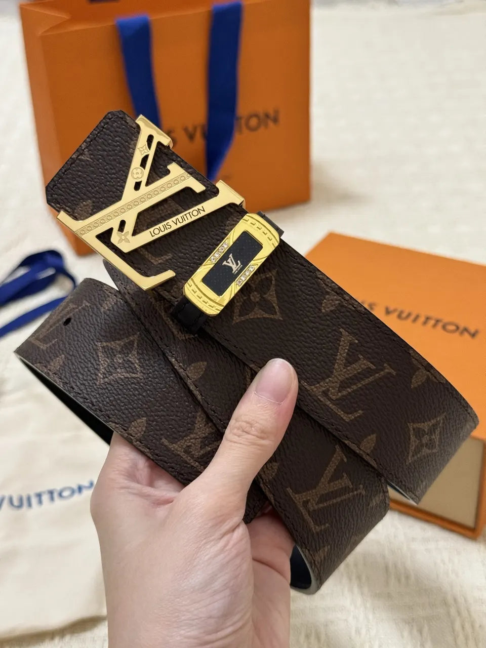 Louis Vuitton Gold LV Belt - Hình 3