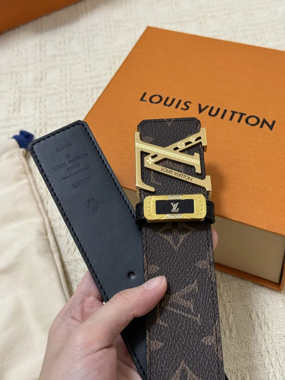 Louis Vuitton Gold LV Belt - Hình 4