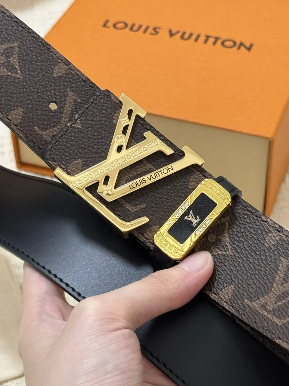 Louis Vuitton Gold LV Belt - Hình 6