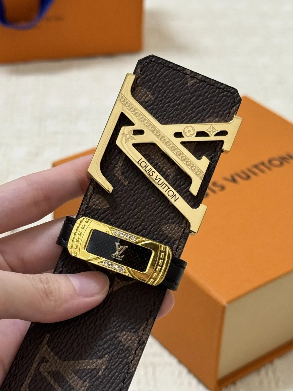Louis Vuitton Gold LV Belt - Hình 8