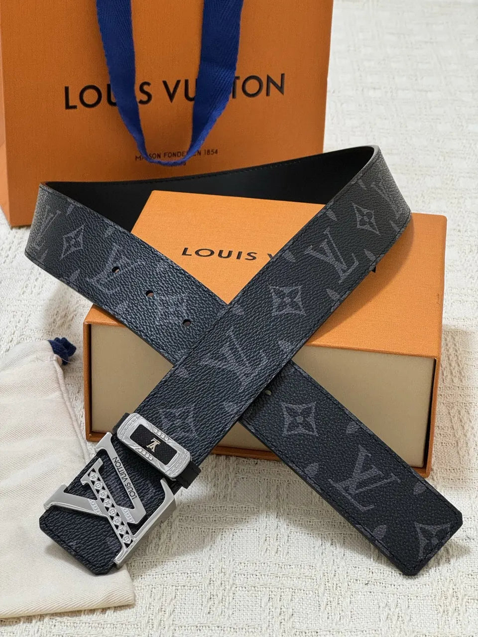 silver Louis Vuitton Monogram Shadow Belt - Hình 2
