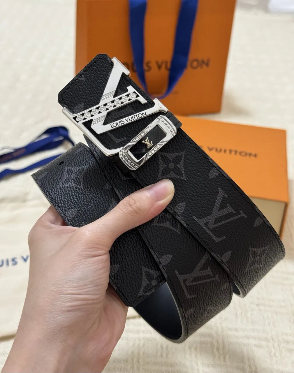 silver Louis Vuitton Monogram Shadow Belt - Hình 3