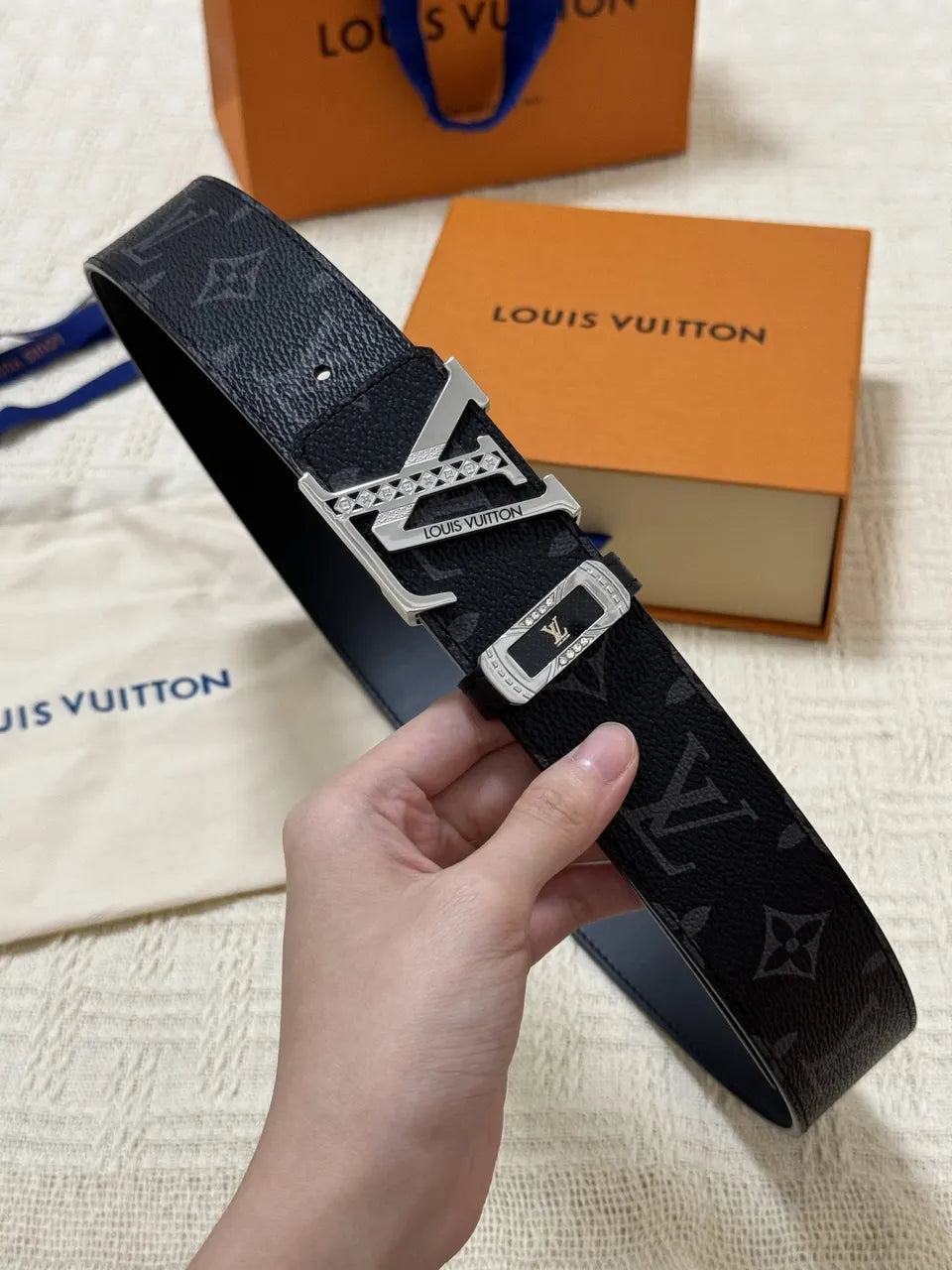 silver Louis Vuitton Monogram Shadow Belt - Hình 4