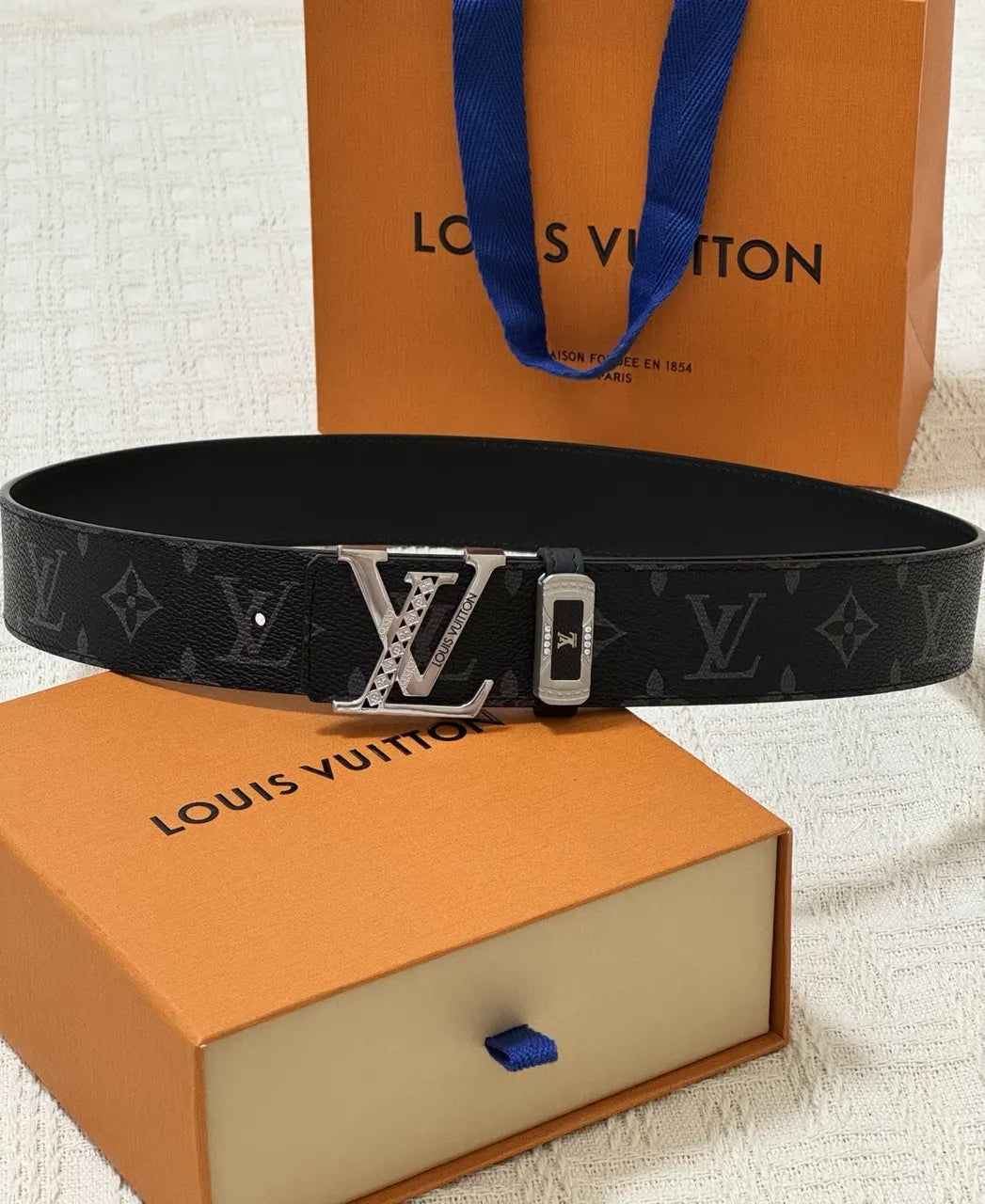 silver Louis Vuitton Monogram Shadow Belt - Hình 6