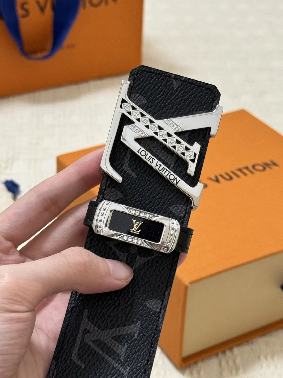 silver Louis Vuitton Monogram Shadow Belt - Hình 8
