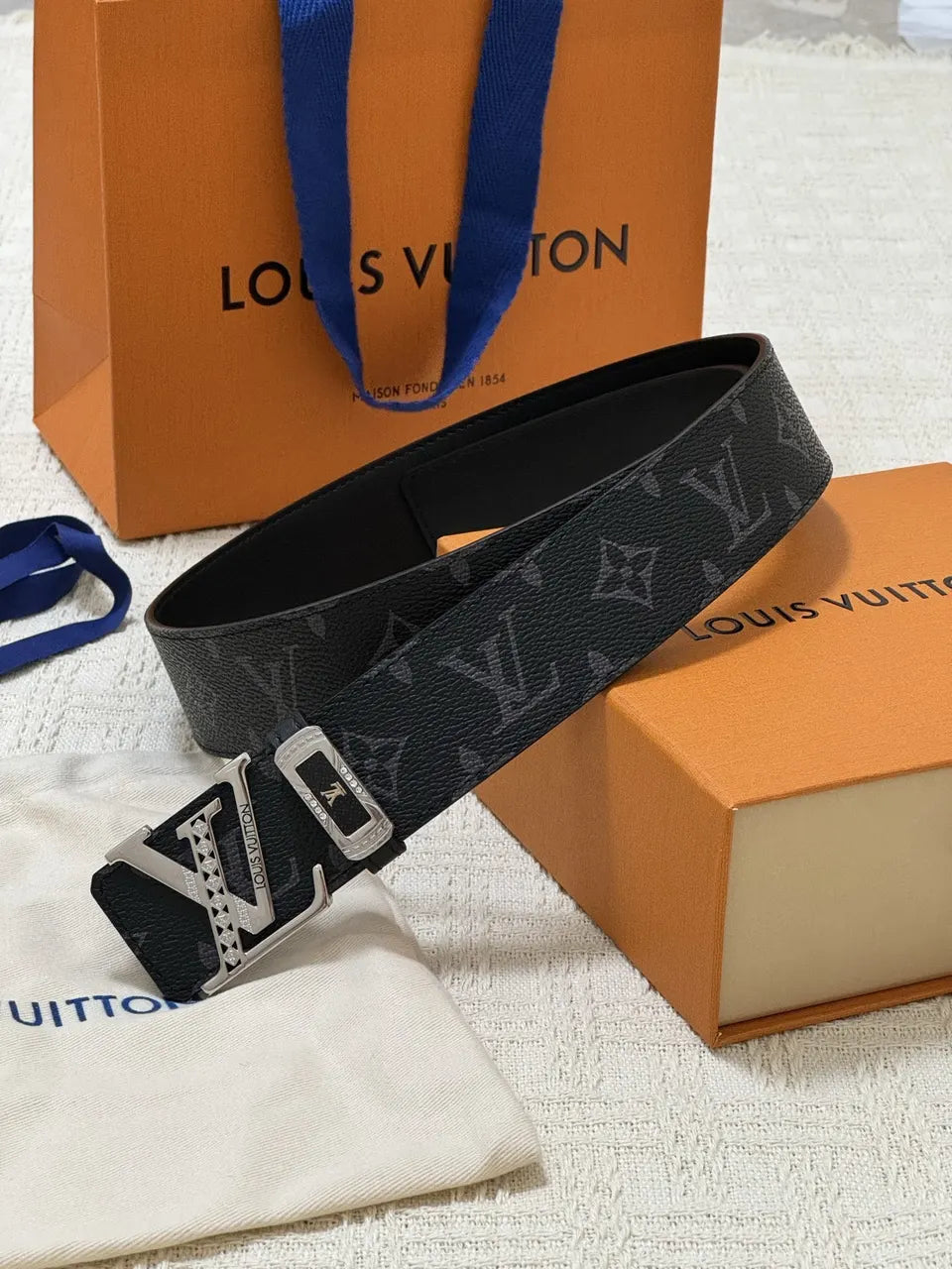 silver Louis Vuitton Monogram Shadow Belt - Hình 9
