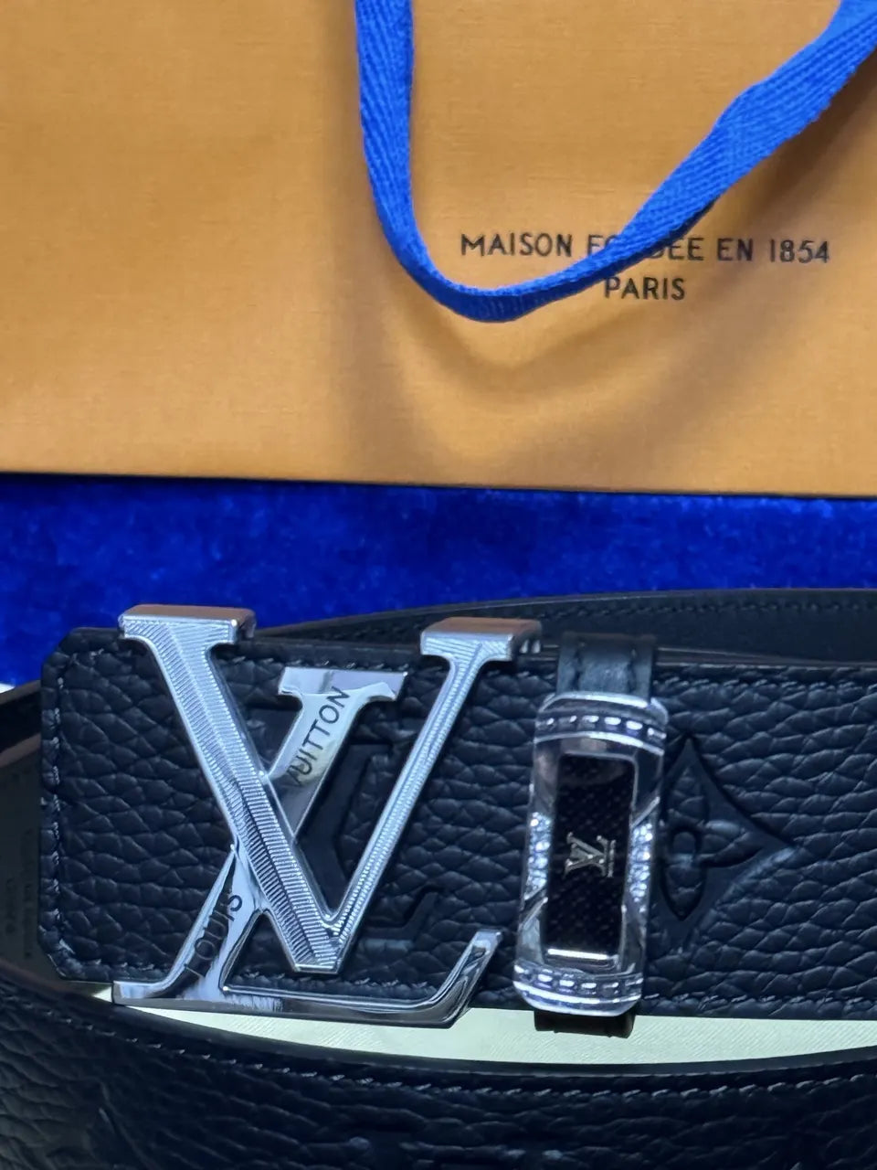 Louis Vuitton Black Embossed Leather Belt silver - Hình 2