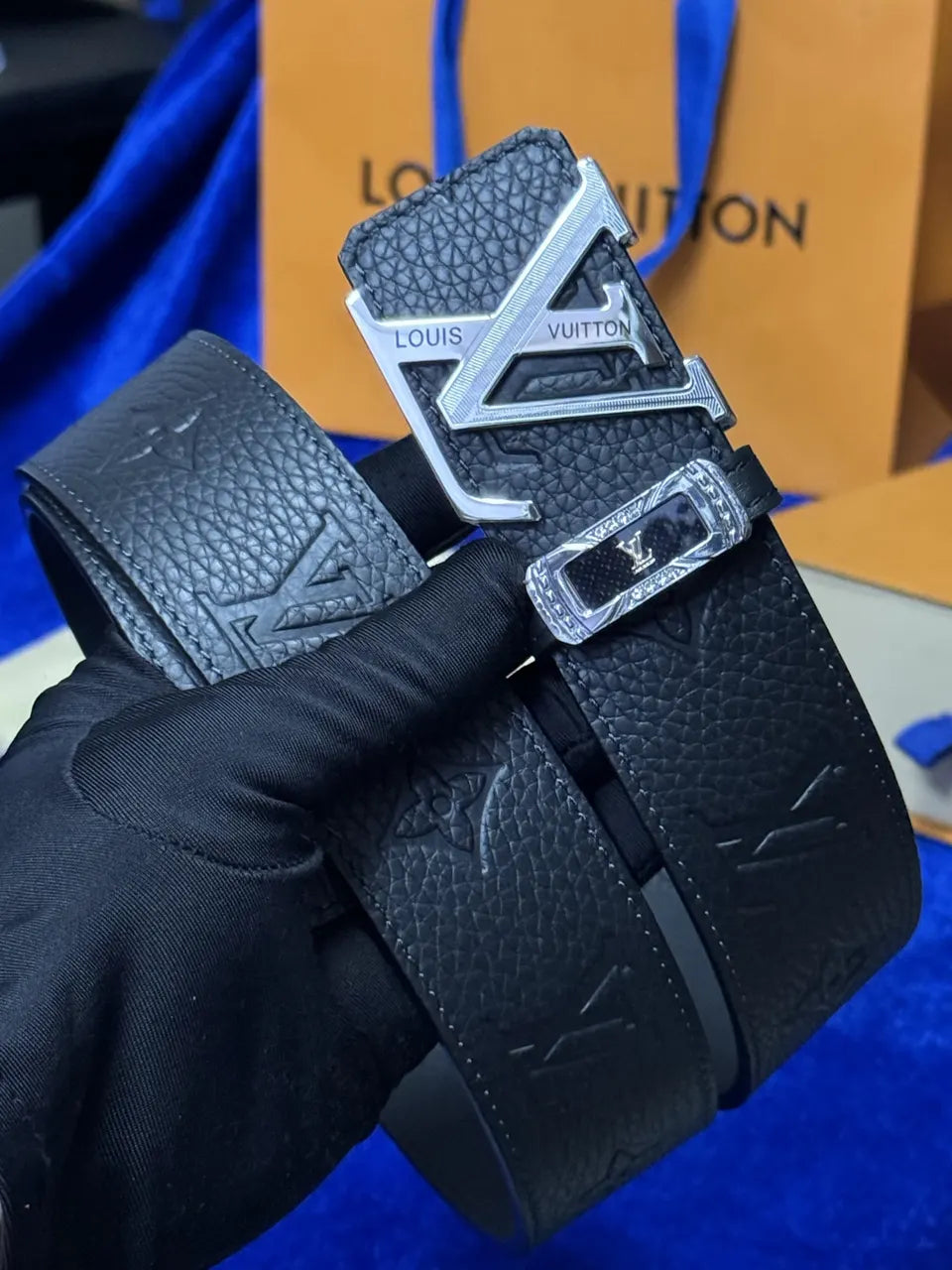 Louis Vuitton Black Embossed Leather Belt silver - Hình 4