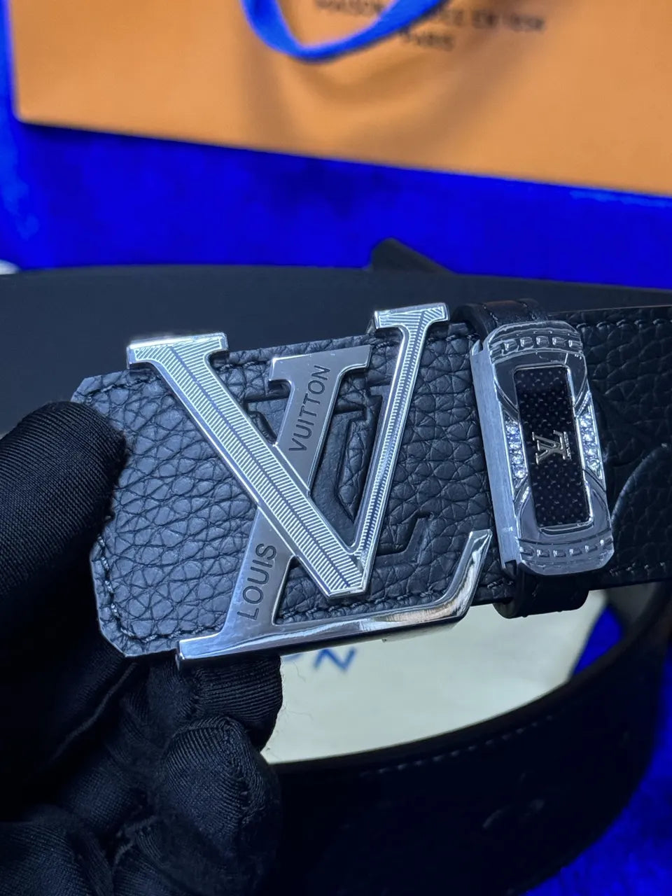 Louis Vuitton Black Embossed Leather Belt silver - Hình 5