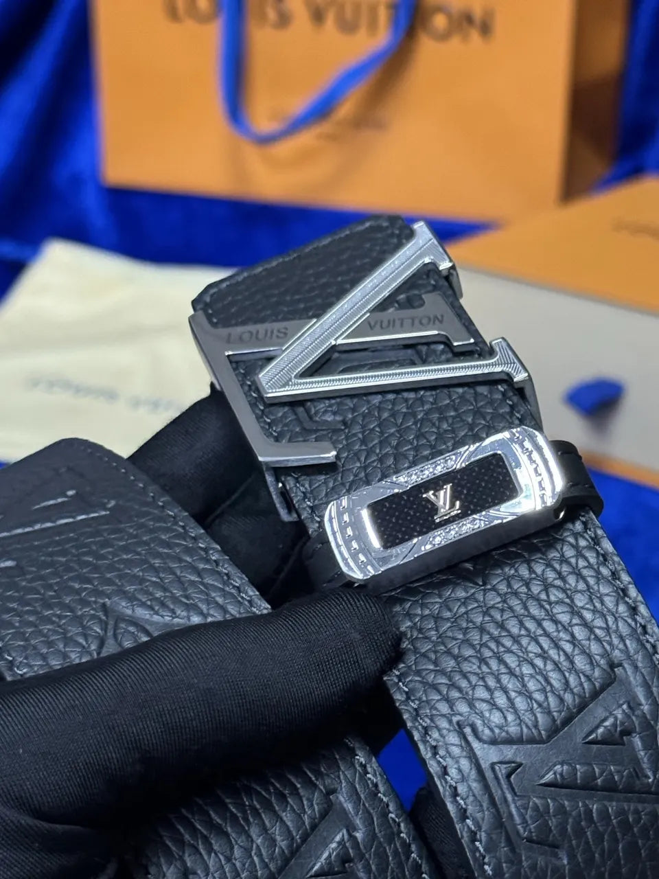 Louis Vuitton Black Embossed Leather Belt silver - Hình 6