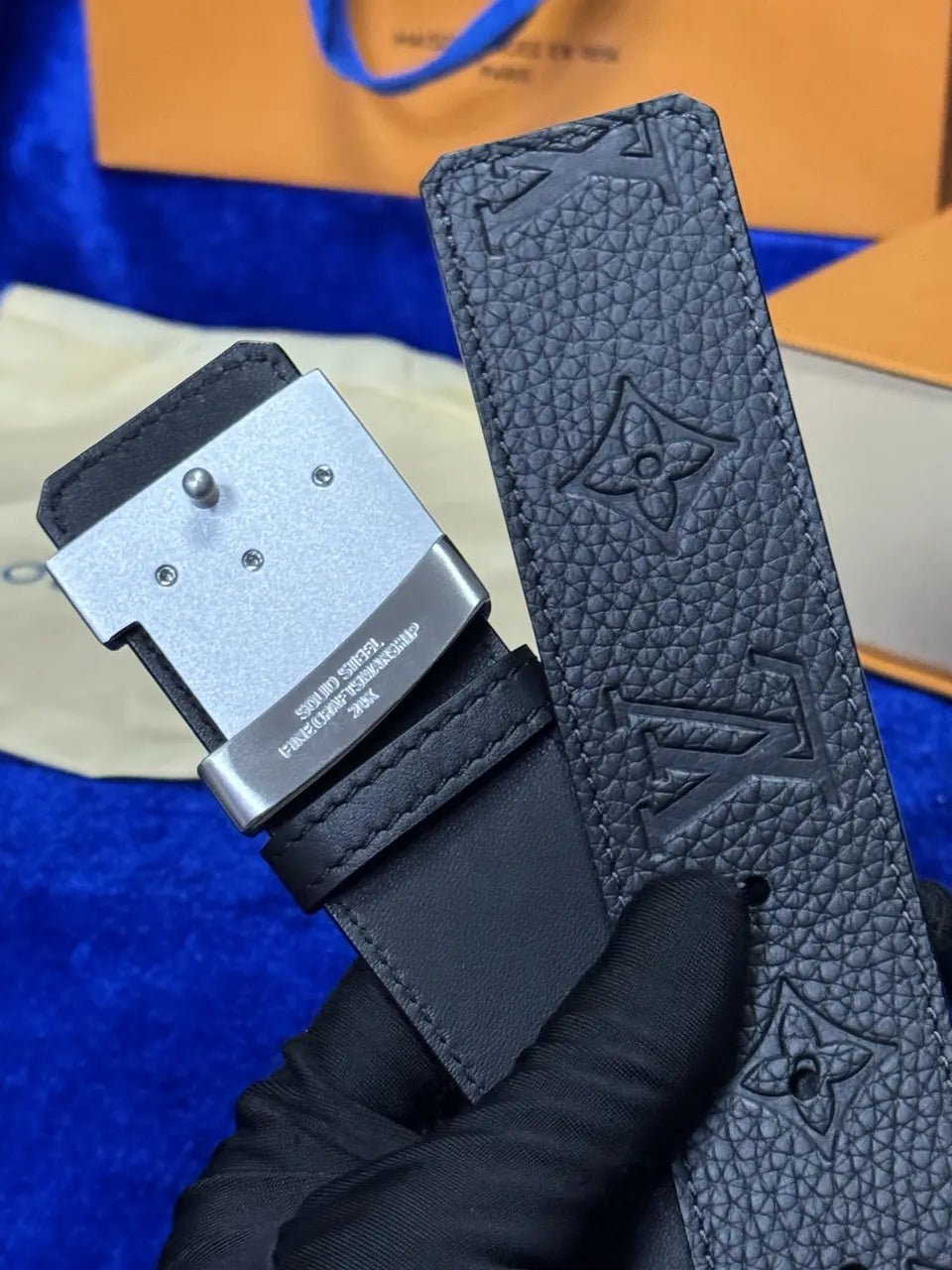 Louis Vuitton Black Embossed Leather Belt silver - Hình 9