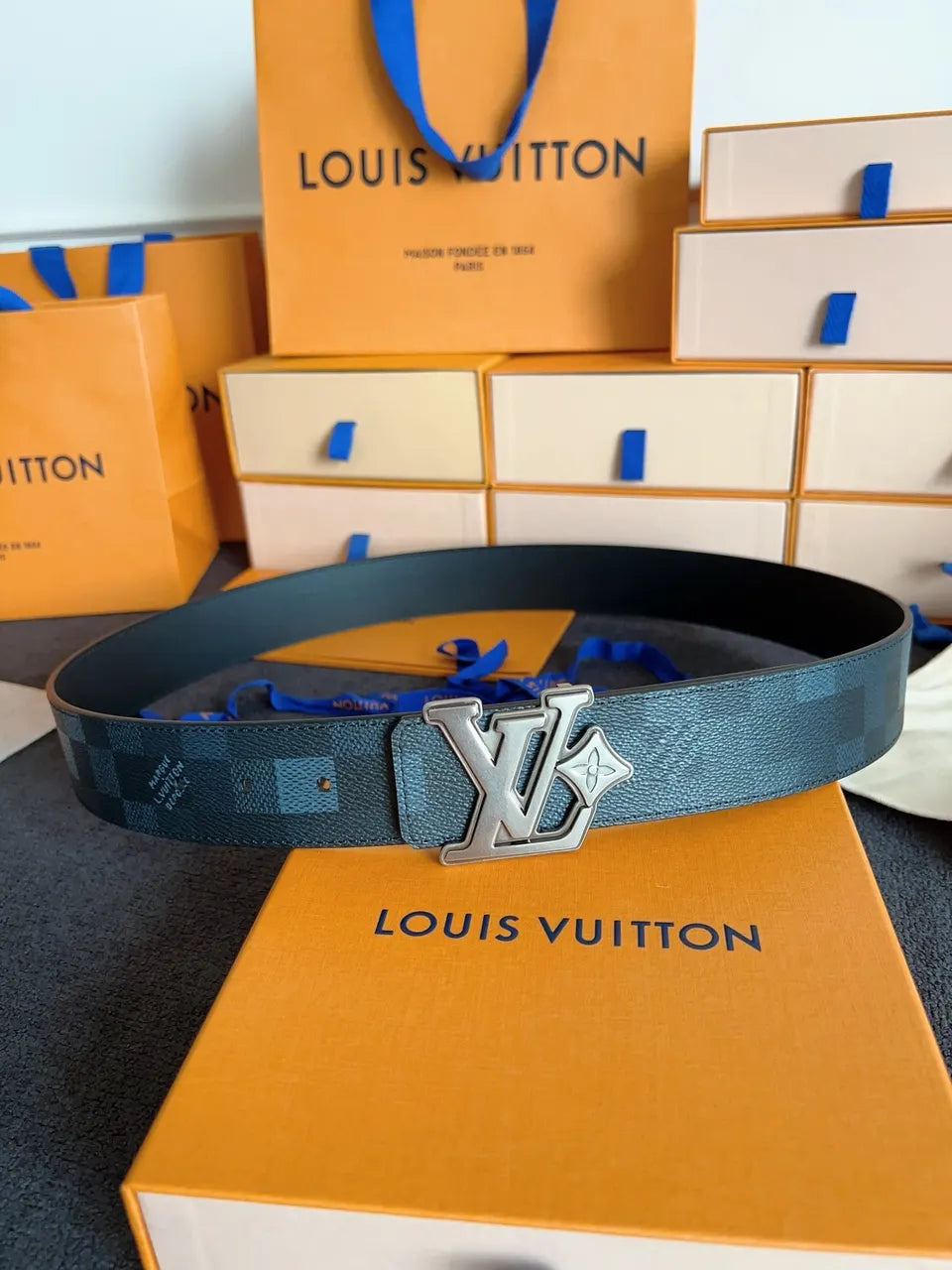 black Louis Vuitton Damier Infini Belt - Hình 2