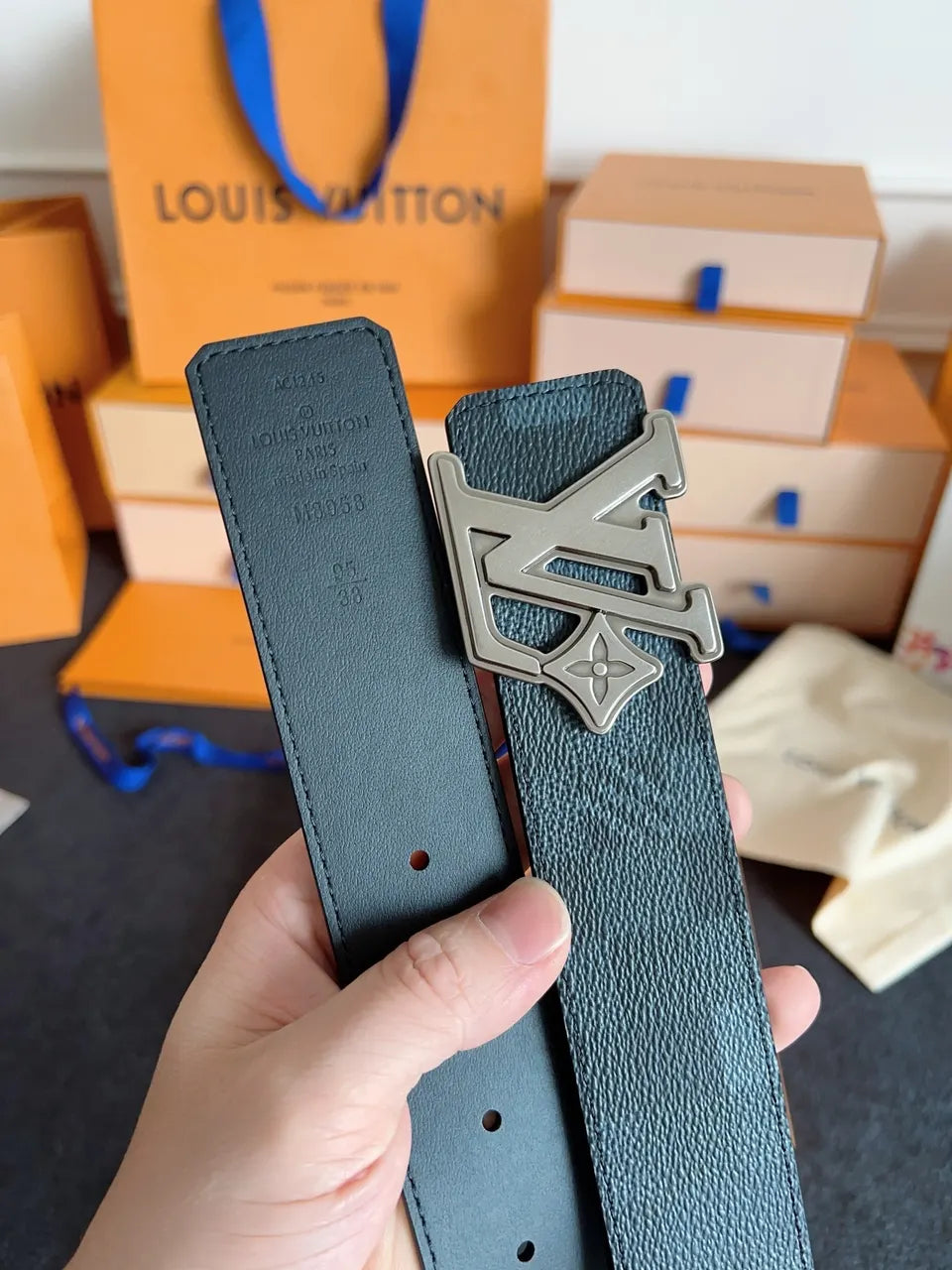 black Louis Vuitton Damier Infini Belt - Hình 3