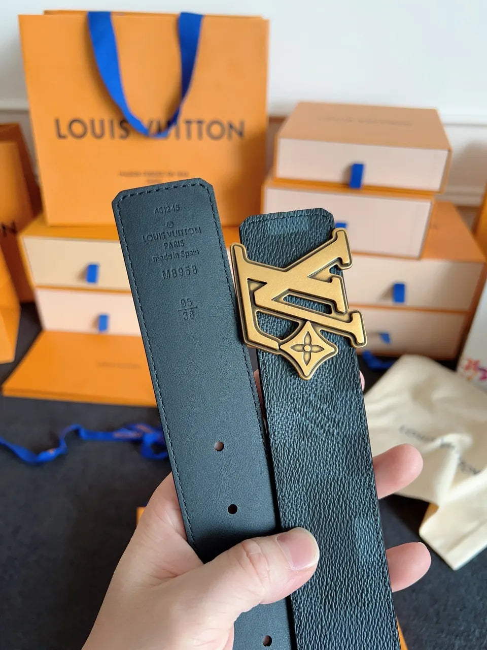 black Louis Vuitton Damier Infini Belt - Hình 8