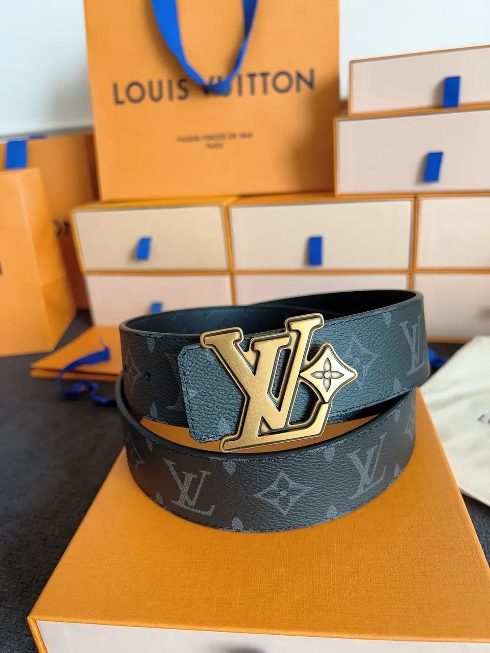 black monogram Louis Vuitton Gold Buckle Belt - Hình 2