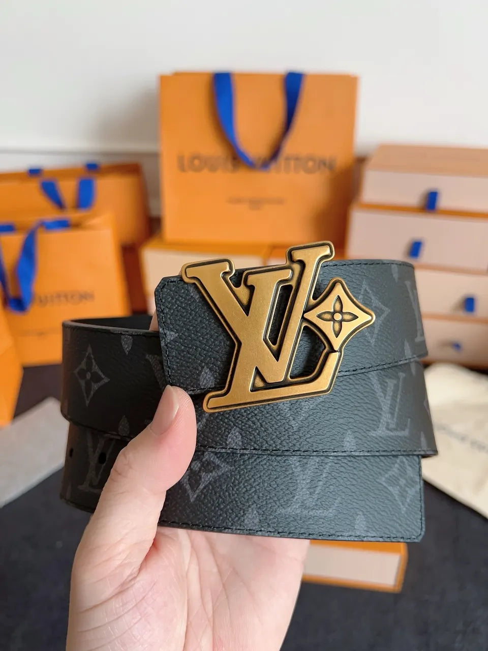 black monogram Louis Vuitton Gold Buckle Belt - Hình 3