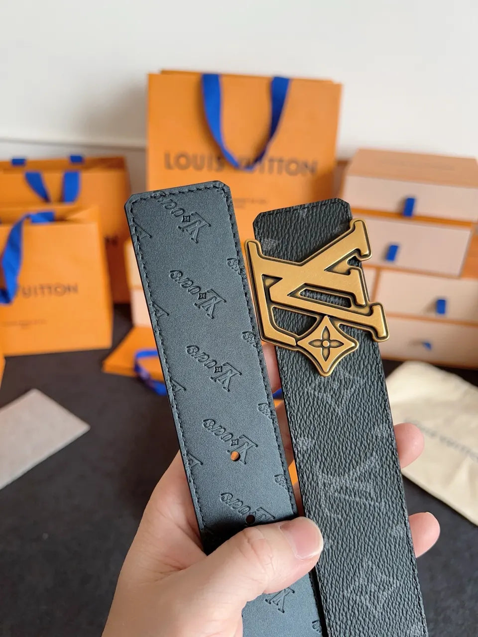 black monogram Louis Vuitton Gold Buckle Belt - Hình 4