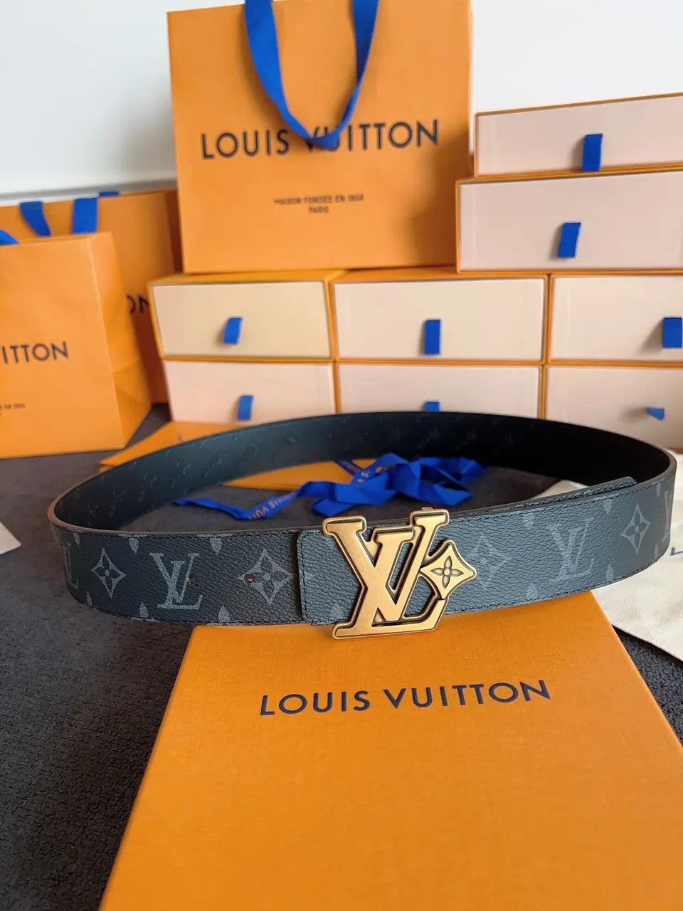 black monogram Louis Vuitton Gold Buckle Belt - Hình 7