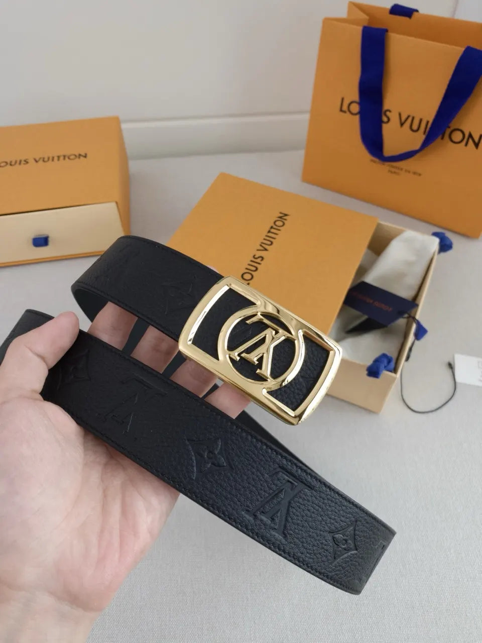 Louis Vuitton Black Leather Gold - Hình 3