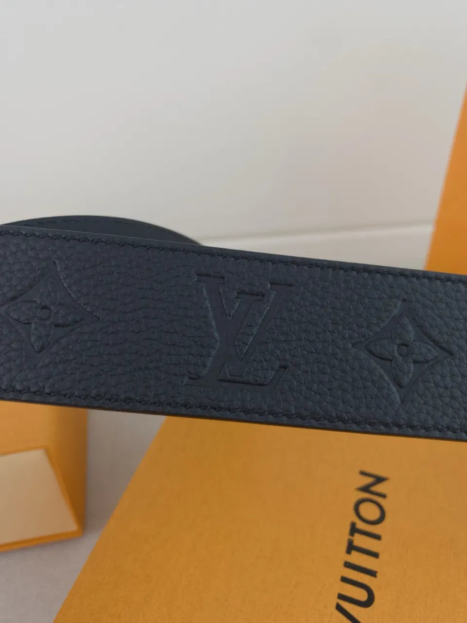 Louis Vuitton Black Leather Gold - Hình 5