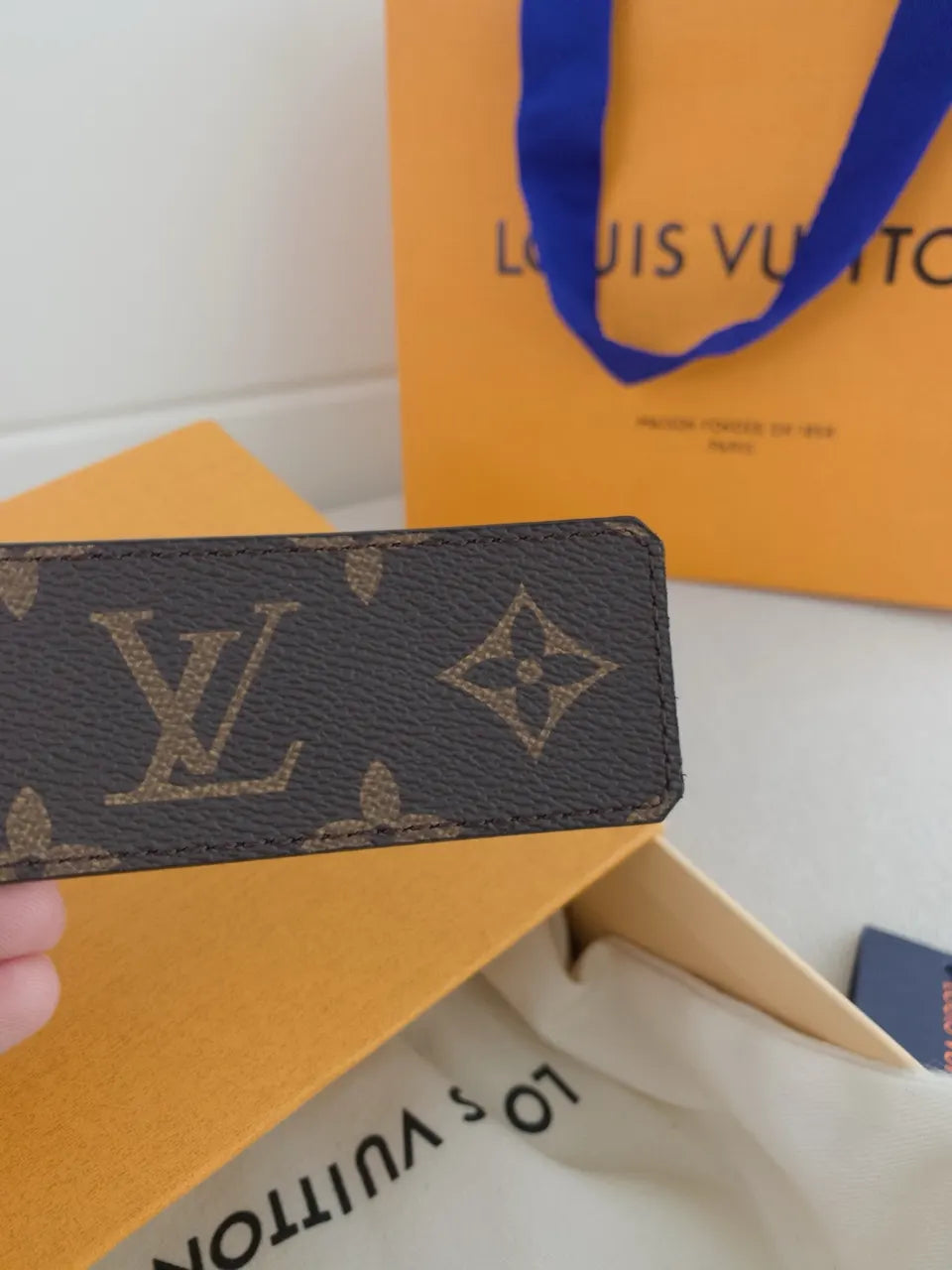 gold buckle Louis Vuitton Monogram Brown Belt - Hình 2