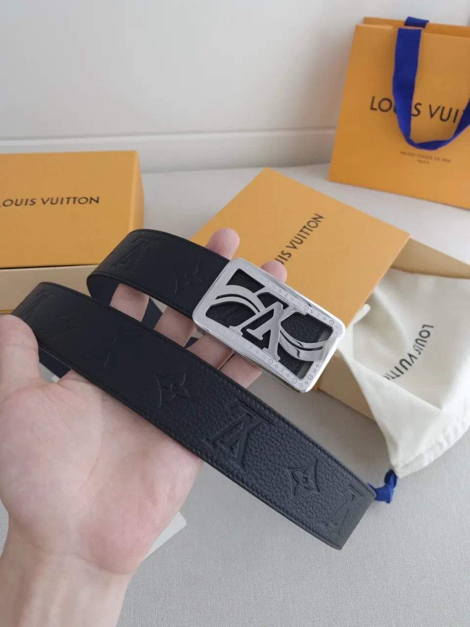 Louis Vuitton LV Initials Belt - Hình 3