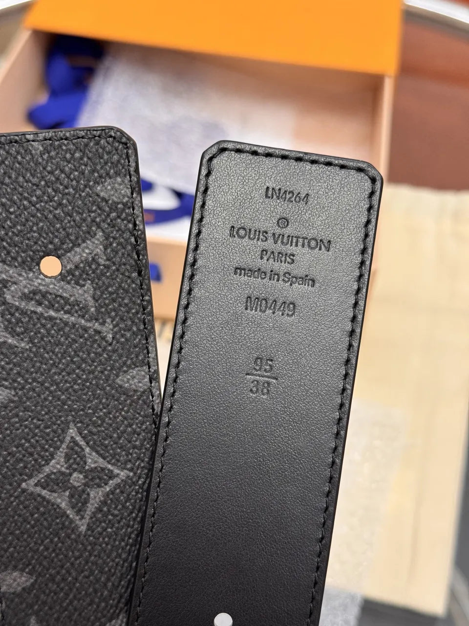black Louis Vuitton Shadow Belt - Hình 3