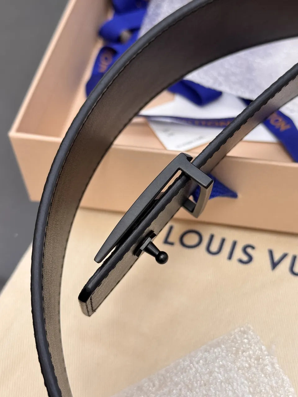 black Louis Vuitton Shadow Belt - Hình 6